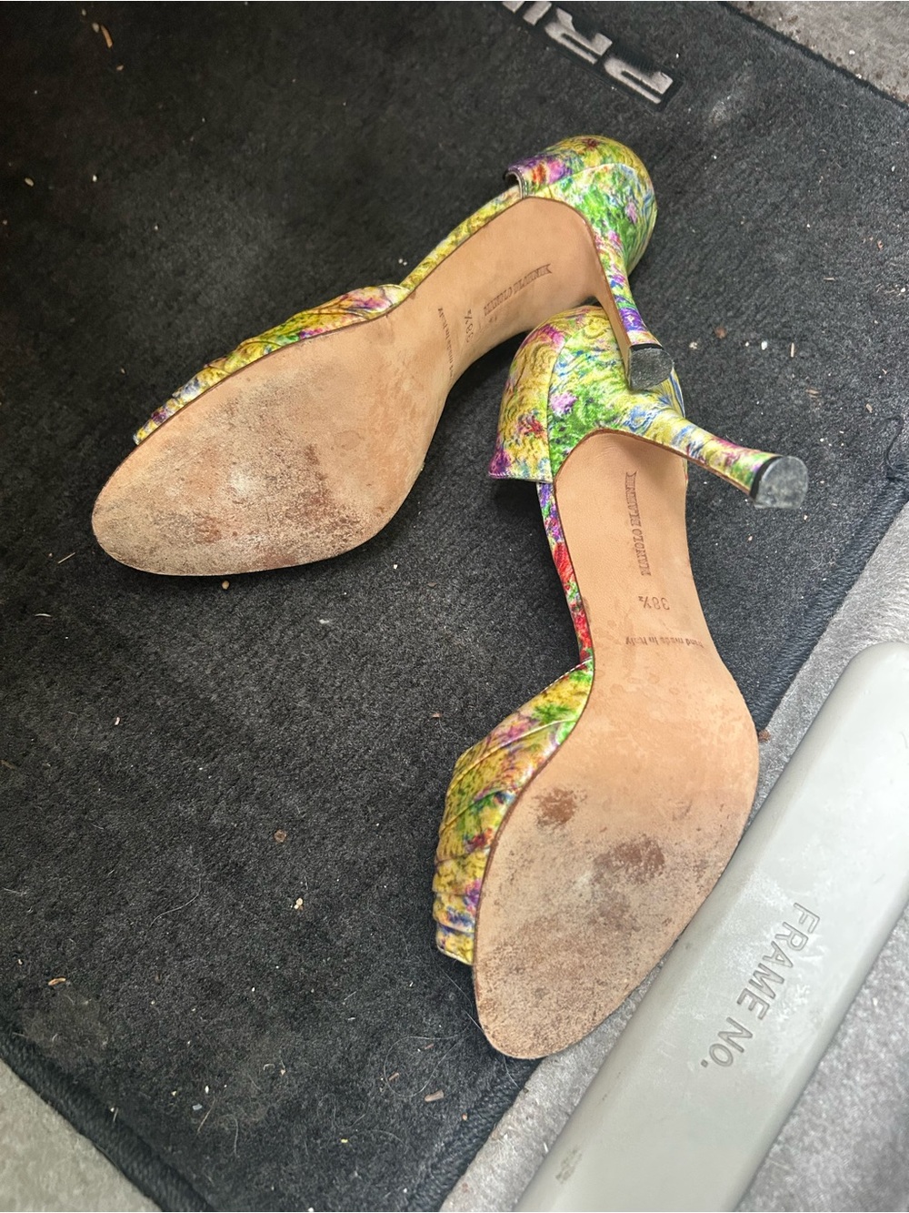 Manolo Blahnik floral heels - Picture 6 of 7